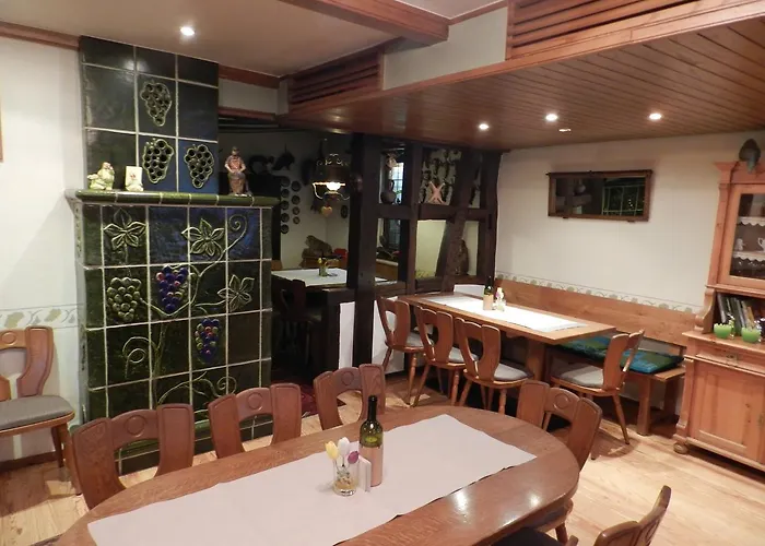 Weingut Stassen 酒店 *